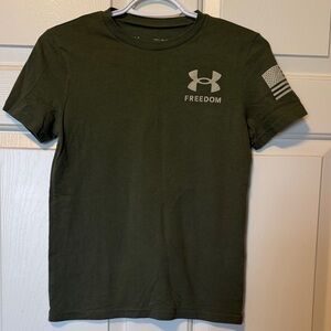 Under Armour Kids Olive Green Freedom Tee YMD medium